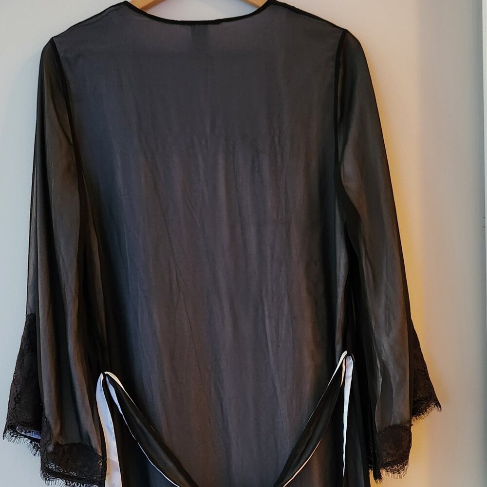 Cabernet Robe - Picture 3 of 16